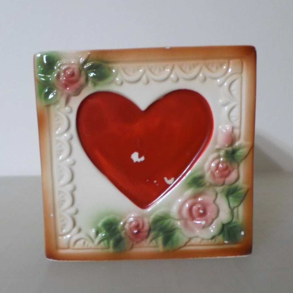 Ceramic Cube Baby / Female Décor